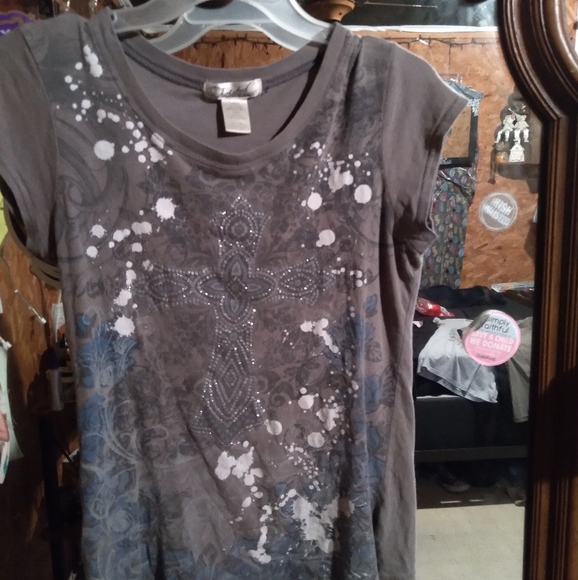 Green top - Picture 1 of 1